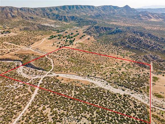 40 Acres of Land for Sale in Phelan, California