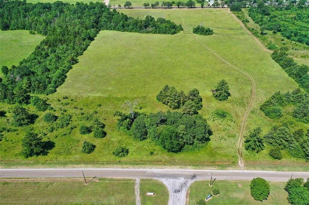 7.34 Acres of Land for Sale in Crockett, Texas