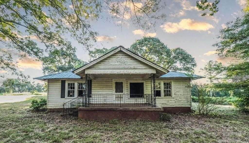 4 Acres of Land with Home for Sale in Waco, Georgia