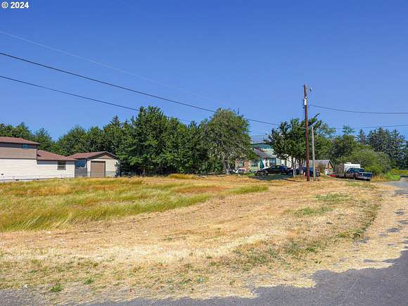 0.11 Acres of Mixed-Use Land for Sale in Warrenton, Oregon