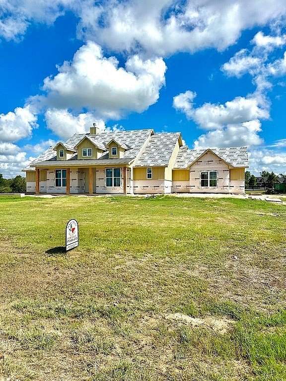 1.086 Acres of Residential Land with Home for Sale in Bellville, Texas