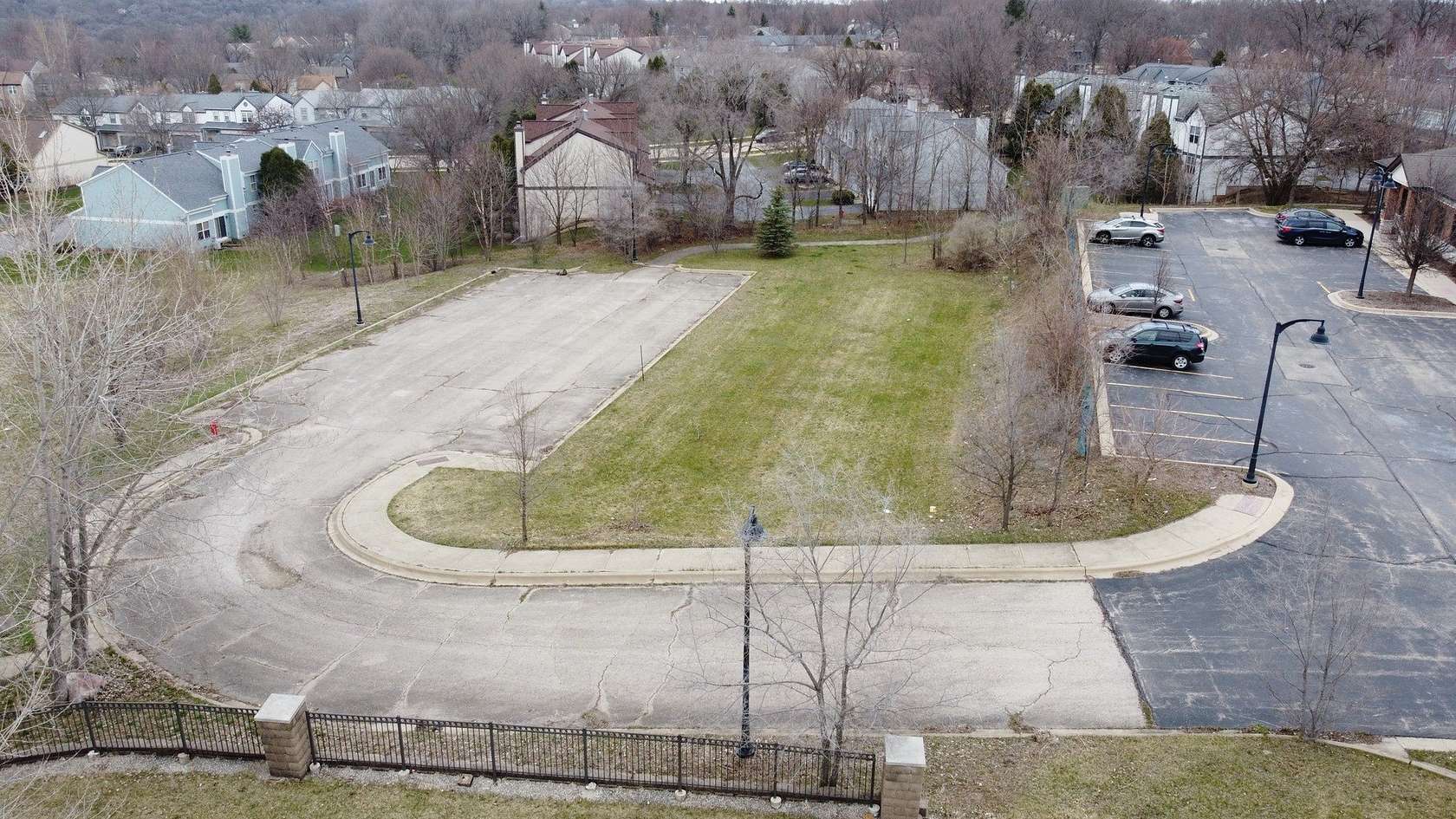 1 Acre of Residential Land for Sale in Algonquin, Illinois