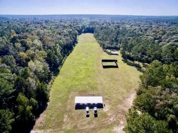188 Acres of Recreational Land with Home for Sale in Quincy, Florida