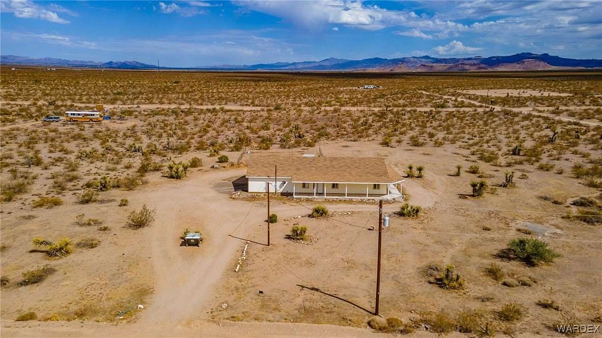 2.16 Acres of Residential Land with Home for Sale in Golden Valley, Arizona