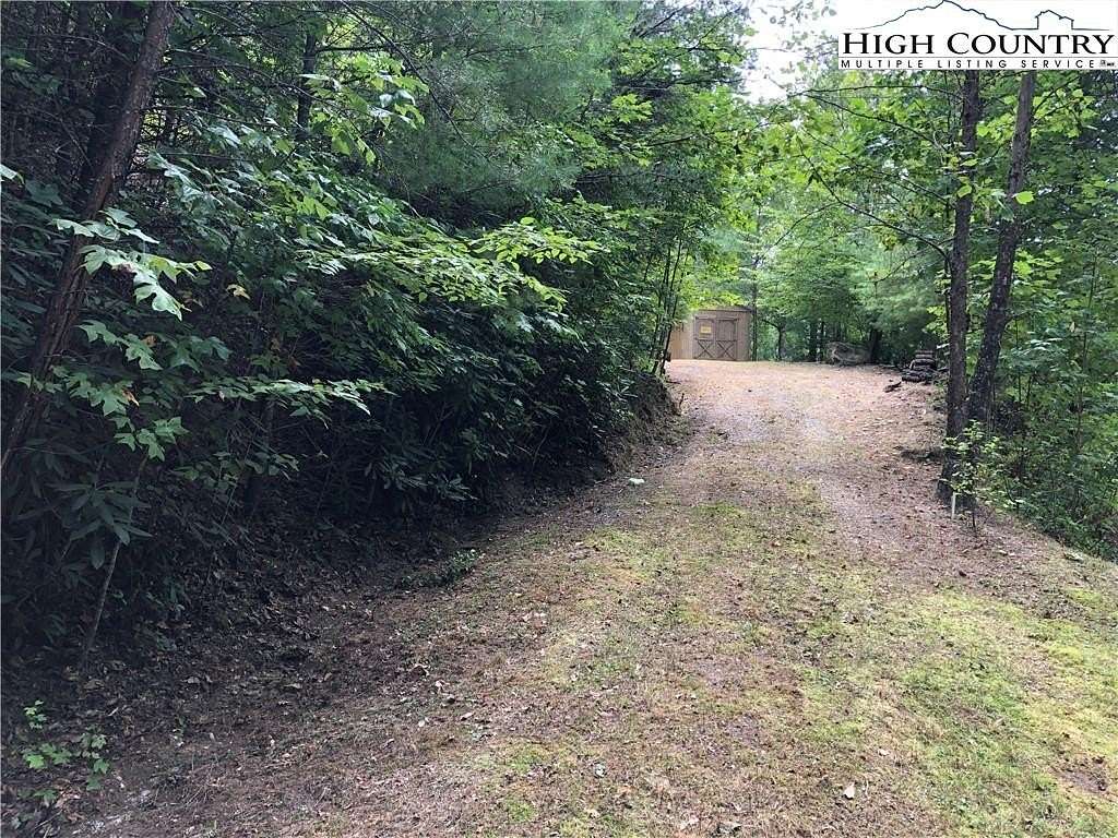 5.01 Acres of Residential Land for Sale in Purlear, North Carolina