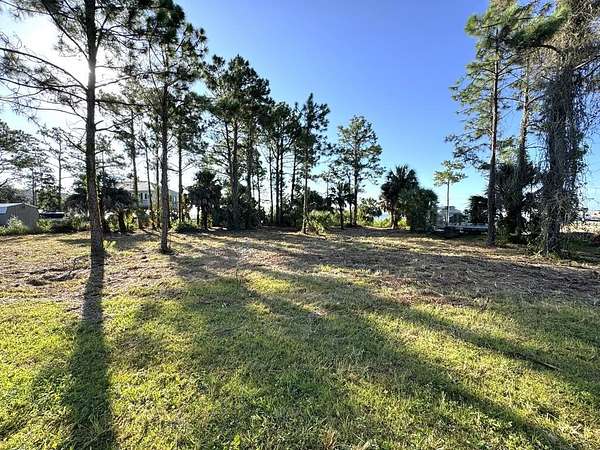 0.3 Acres of Commercial Land for Sale in Carrabelle, Florida