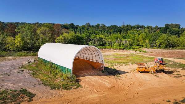 32 Acres of Land for Sale in New Concord, Ohio