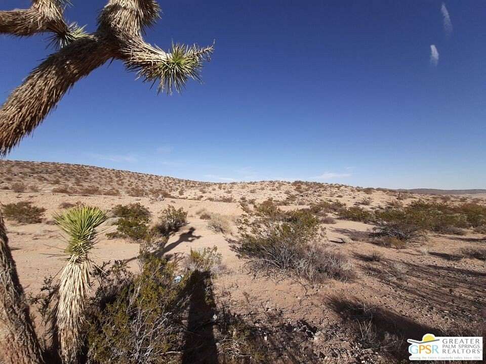 5 Acres of Residential Land for Sale in Joshua Tree, California