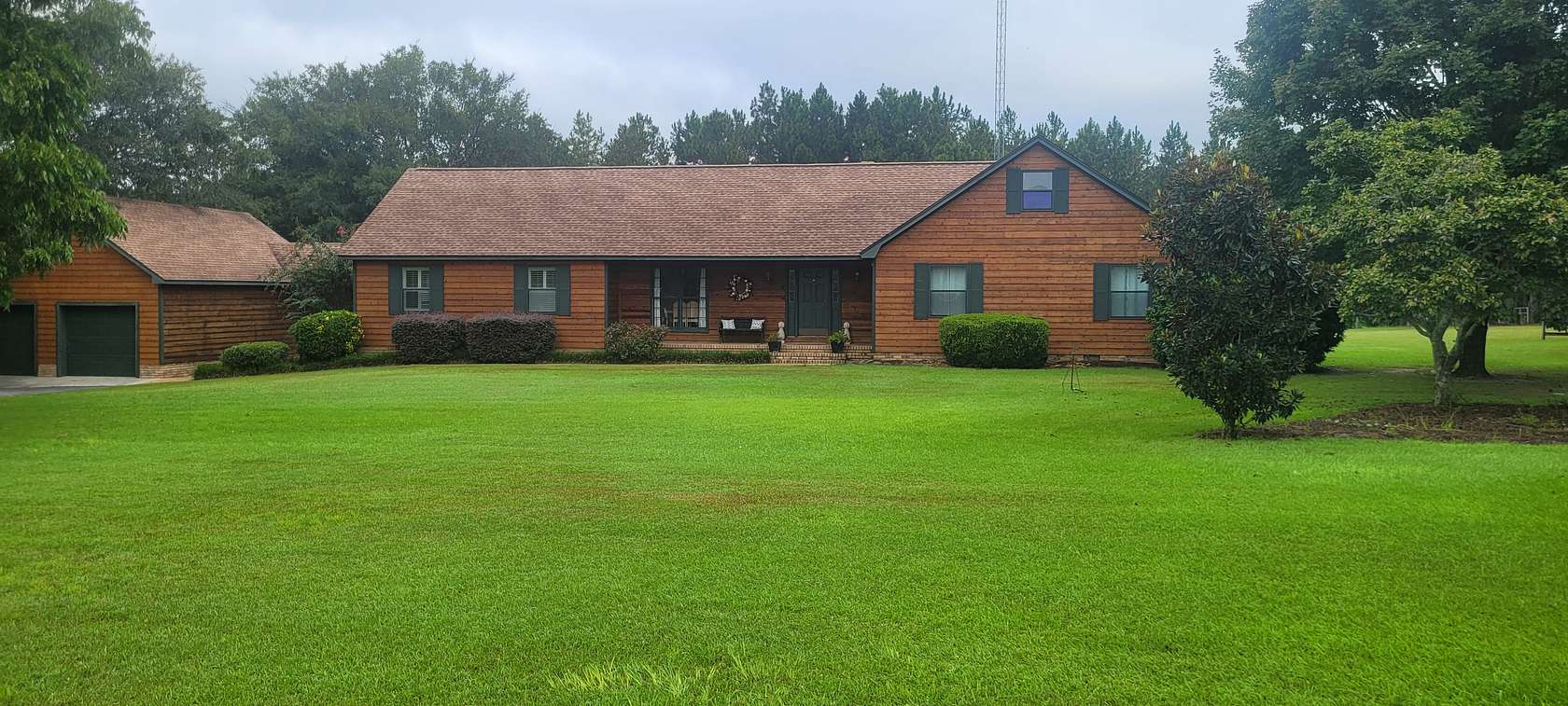 13.5 Acres of Land with Home for Sale in Tifton, Georgia