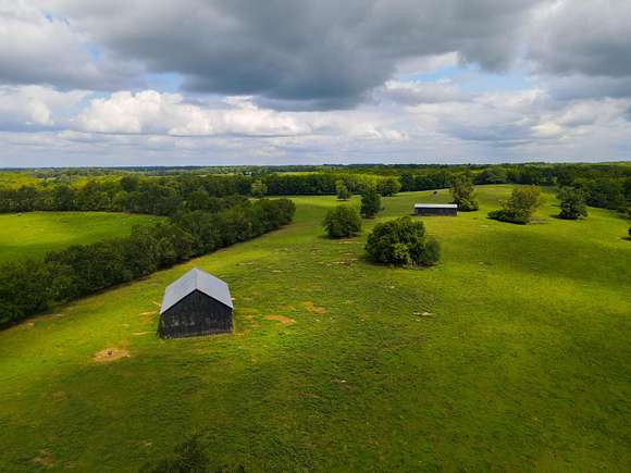 100 Acres of Agricultural Land for Sale in Paris, Kentucky