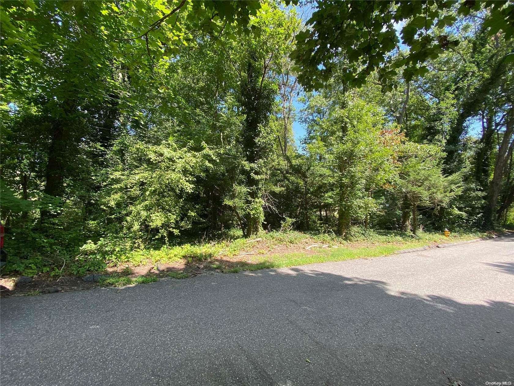 1 Acre of Residential Land for Sale in Huntington, New York