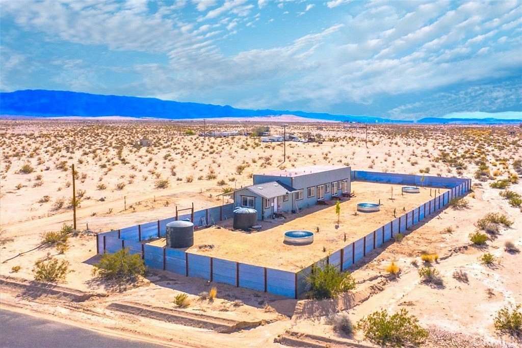 5 Acres of Residential Land with Home for Sale in Twentynine Palms, California