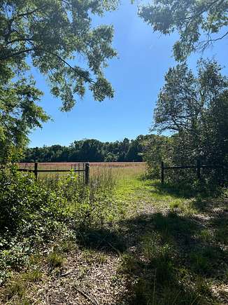 10 Acres of Land for Sale in Branford, Florida