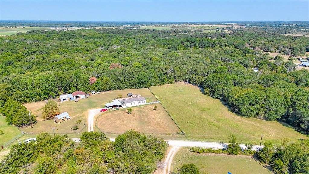 5 Acres of Residential Land for Sale in Corsicana, Texas