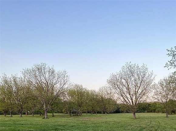 25.61 Acres of Agricultural Land for Sale in Henryetta, Oklahoma