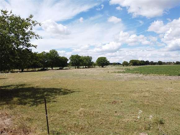 10 Acres of Residential Land for Sale in Celeste, Texas