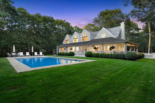 5 Acres of Residential Land with Home for Sale in Wainscott, New York