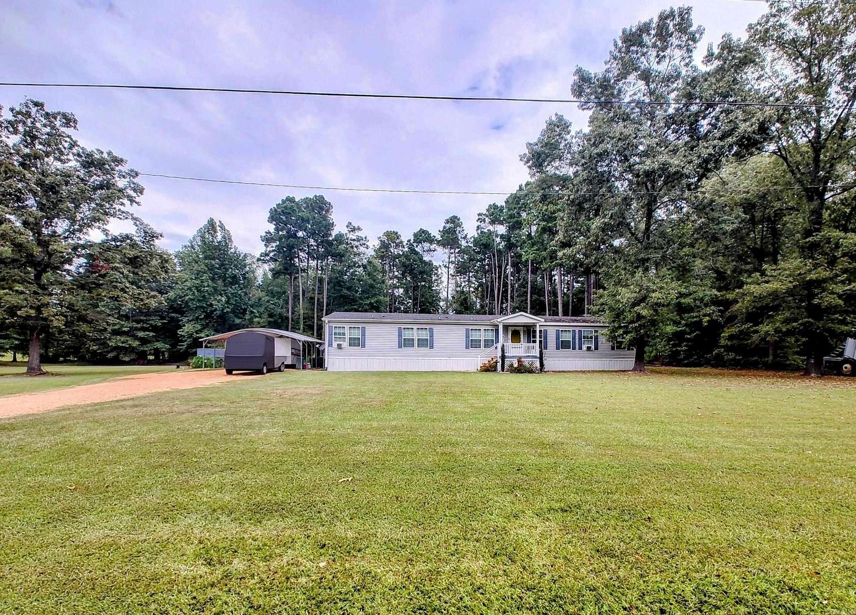 4.25 Acres of Residential Land with Home for Sale in Camden, Arkansas