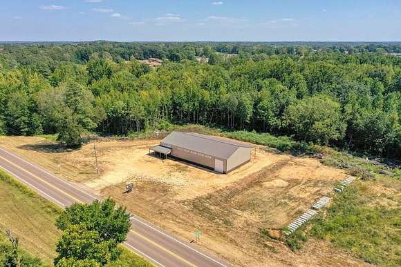 6 Acres of Improved Commercial Land for Sale in Huntingdon, Tennessee