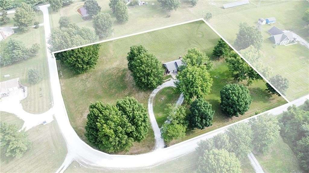 2 Acres of Residential Land with Home for Sale in Peculiar, Missouri