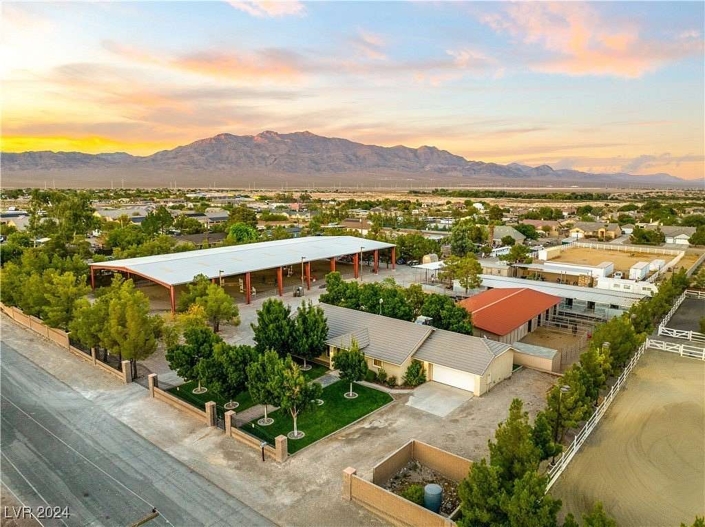 4.12 Acres of Residential Land with Home for Sale in Las Vegas, Nevada