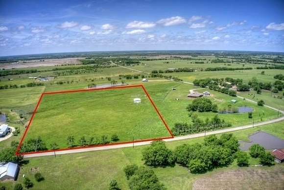 10 Acres of Residential Land for Sale in Greenville, Texas