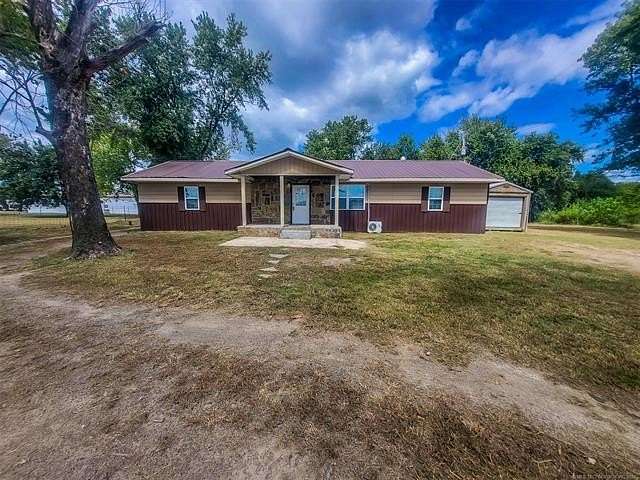 2.75 Acres of Residential Land with Home for Sale in Sallisaw, Oklahoma