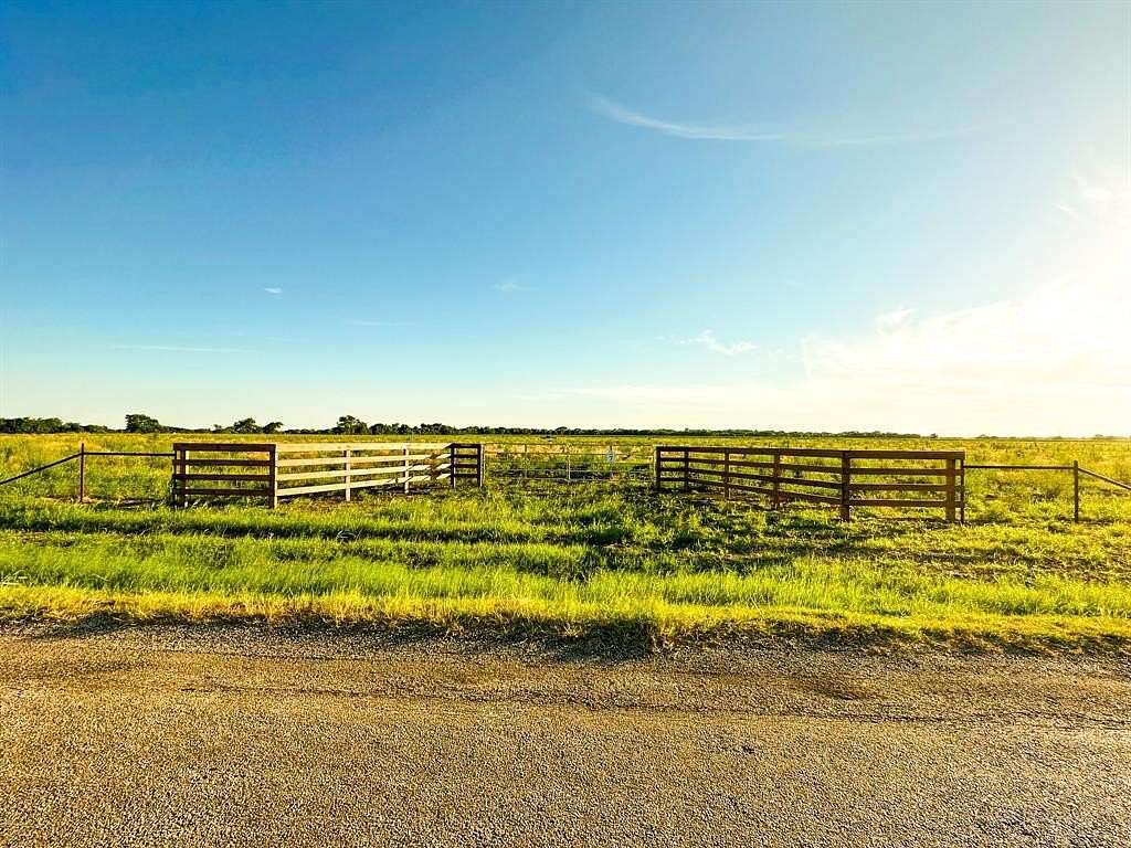 3.21 Acres of Residential Land for Sale in Ennis, Texas