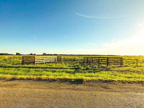 3.21 Acres of Residential Land for Sale in Ennis, Texas