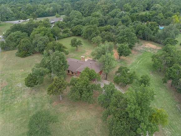 2.5 Acres of Residential Land with Home for Sale in Edmond, Oklahoma