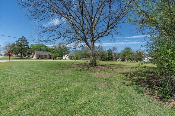 0.242 Acres of Residential Land for Sale in Lindsay, Oklahoma