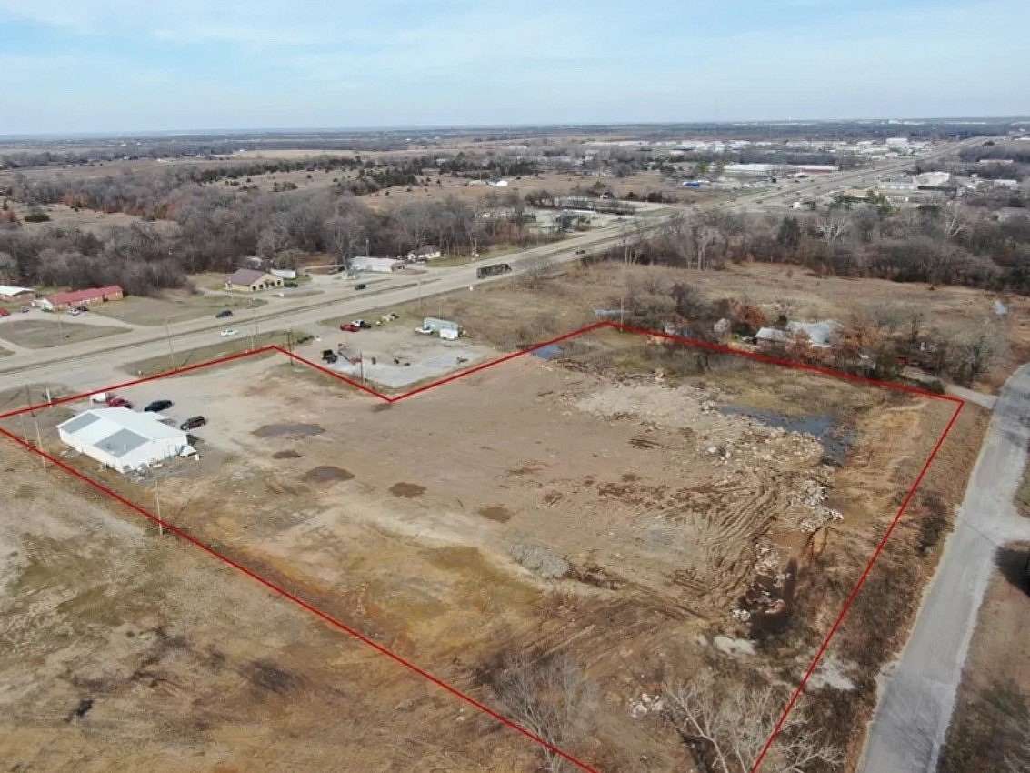 4.18 Acres of Improved Commercial Land for Sale in Ardmore, Oklahoma