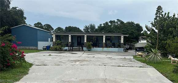 2.5 Acres of Residential Land with Home for Sale in Clewiston, Florida