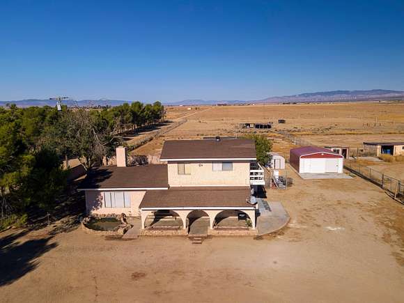 2.5 Acres of Residential Land with Home for Sale in Rosamond, California