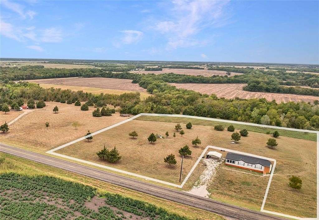 4 Acres of Residential Land for Sale in Pecan Gap, Texas