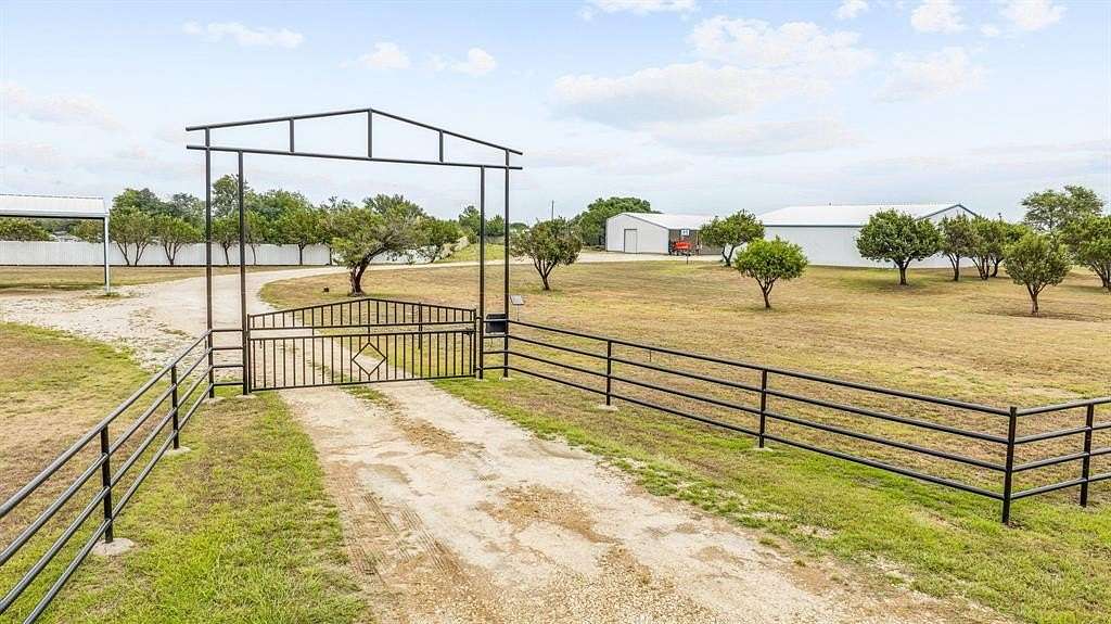 4.44 Acres of Improved Mixed-Use Land for Sale in Stephenville, Texas