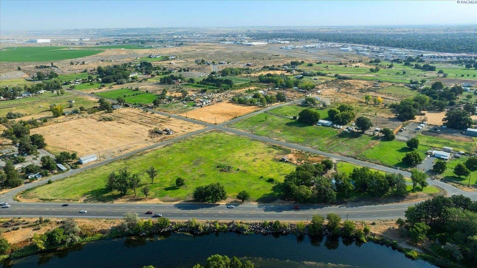 16.9 Acres of Land with Home for Sale in Richland, Washington