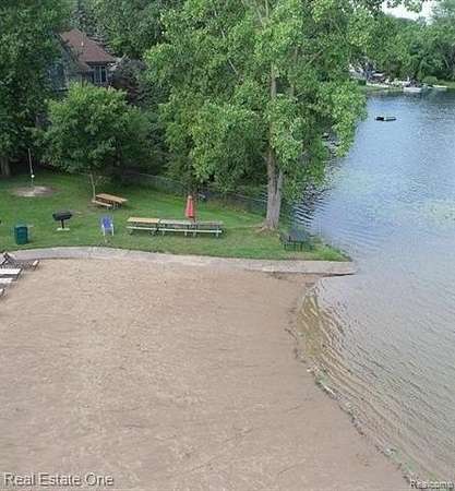 0.42 Acres of Residential Land for Sale in West Bloomfield, Michigan