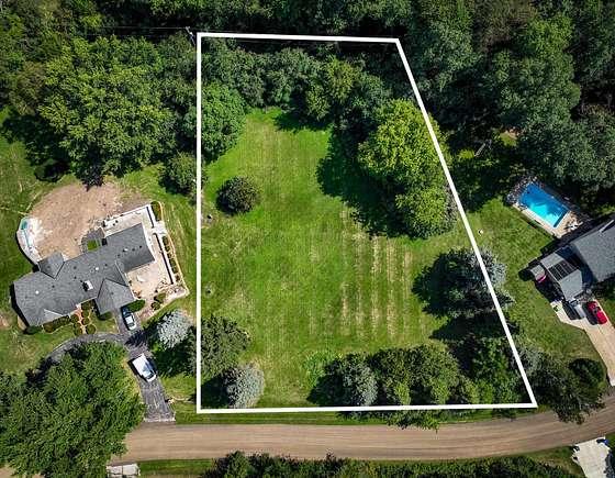 1.04 Acres of Residential Land for Sale in Waukesha, Wisconsin