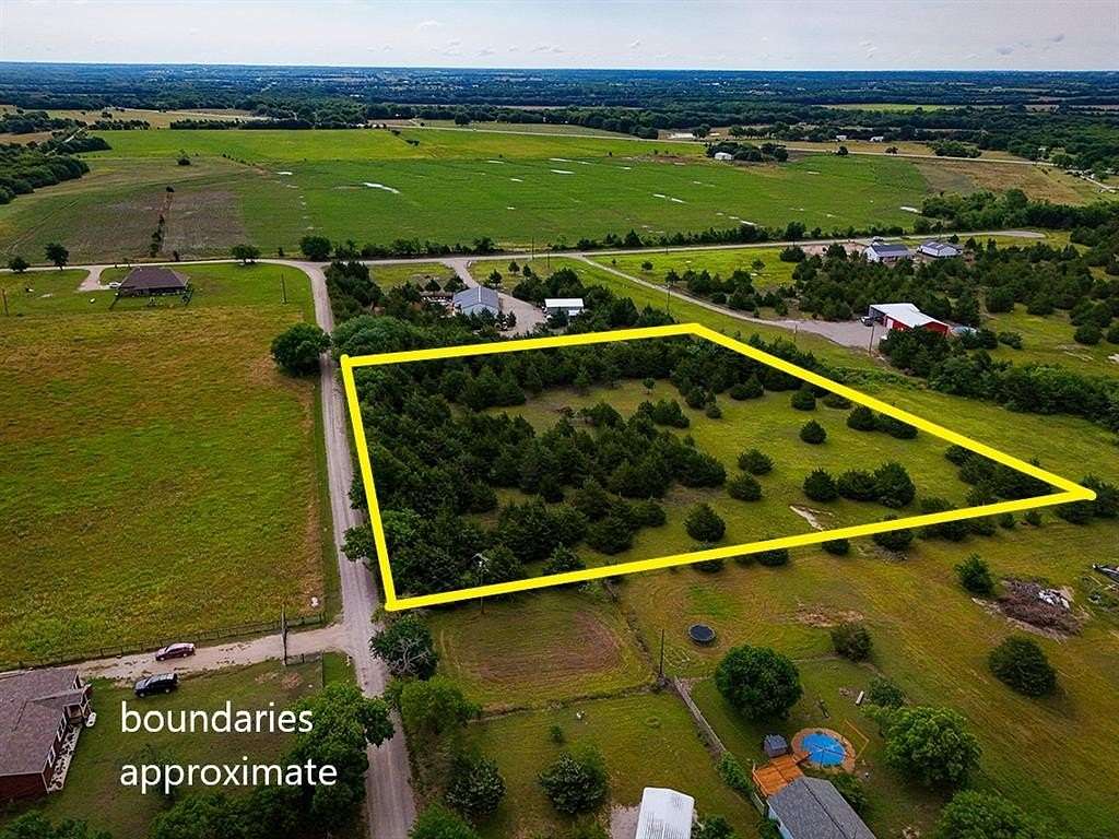 4 Acres of Residential Land for Sale in Whitewright, Texas