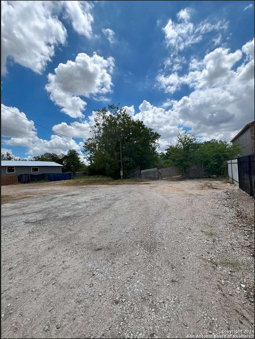 0.35 Acres of Mixed-Use Land for Sale in San Antonio, Texas