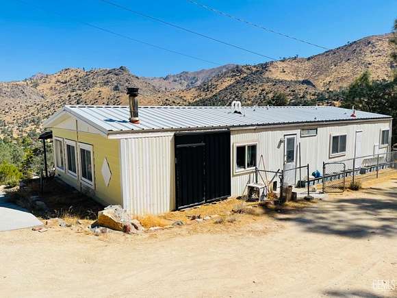 4.66 Acres of Residential Land with Home for Sale in Bodfish, California