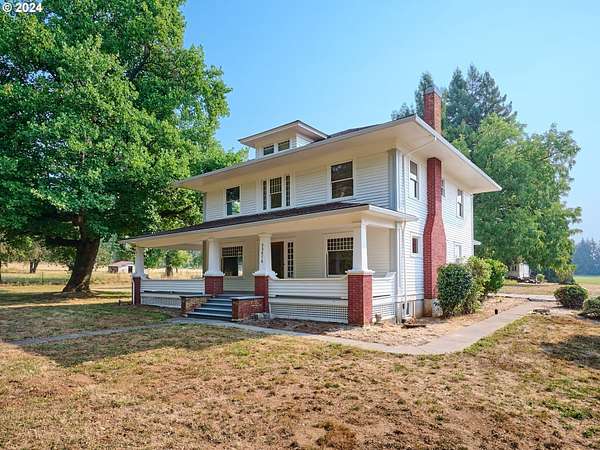 19.7 Acres of Land with Home for Sale in Oregon City, Oregon