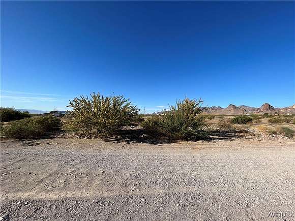 1.25 Acres of Residential Land for Sale in Golden Valley, Arizona