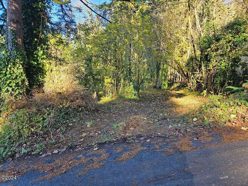 0.11 Acres of Residential Land for Sale in Toledo, Oregon