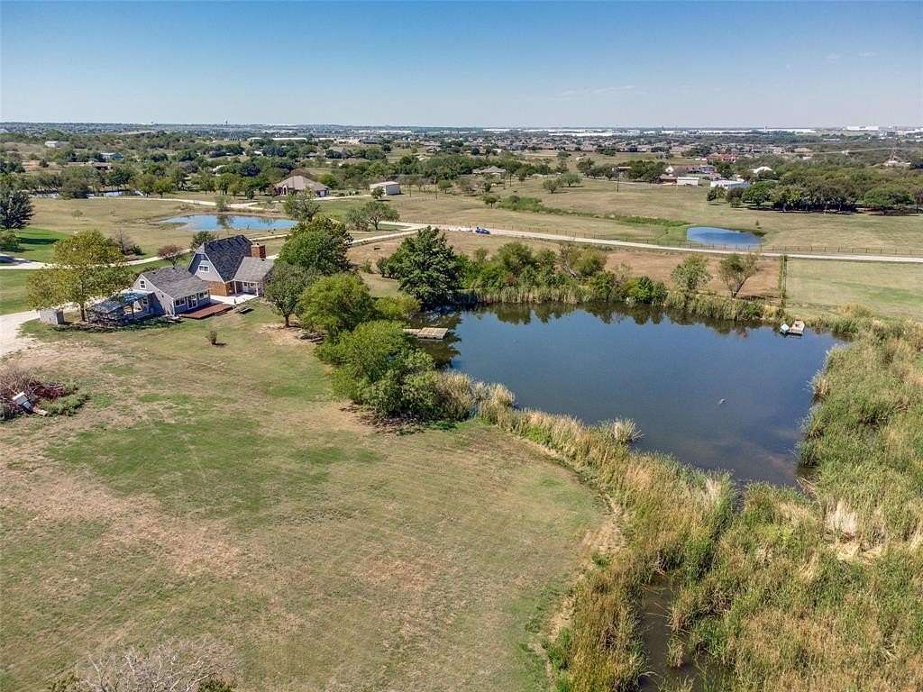 5 Acres of Residential Land with Home for Sale in Roanoke, Texas