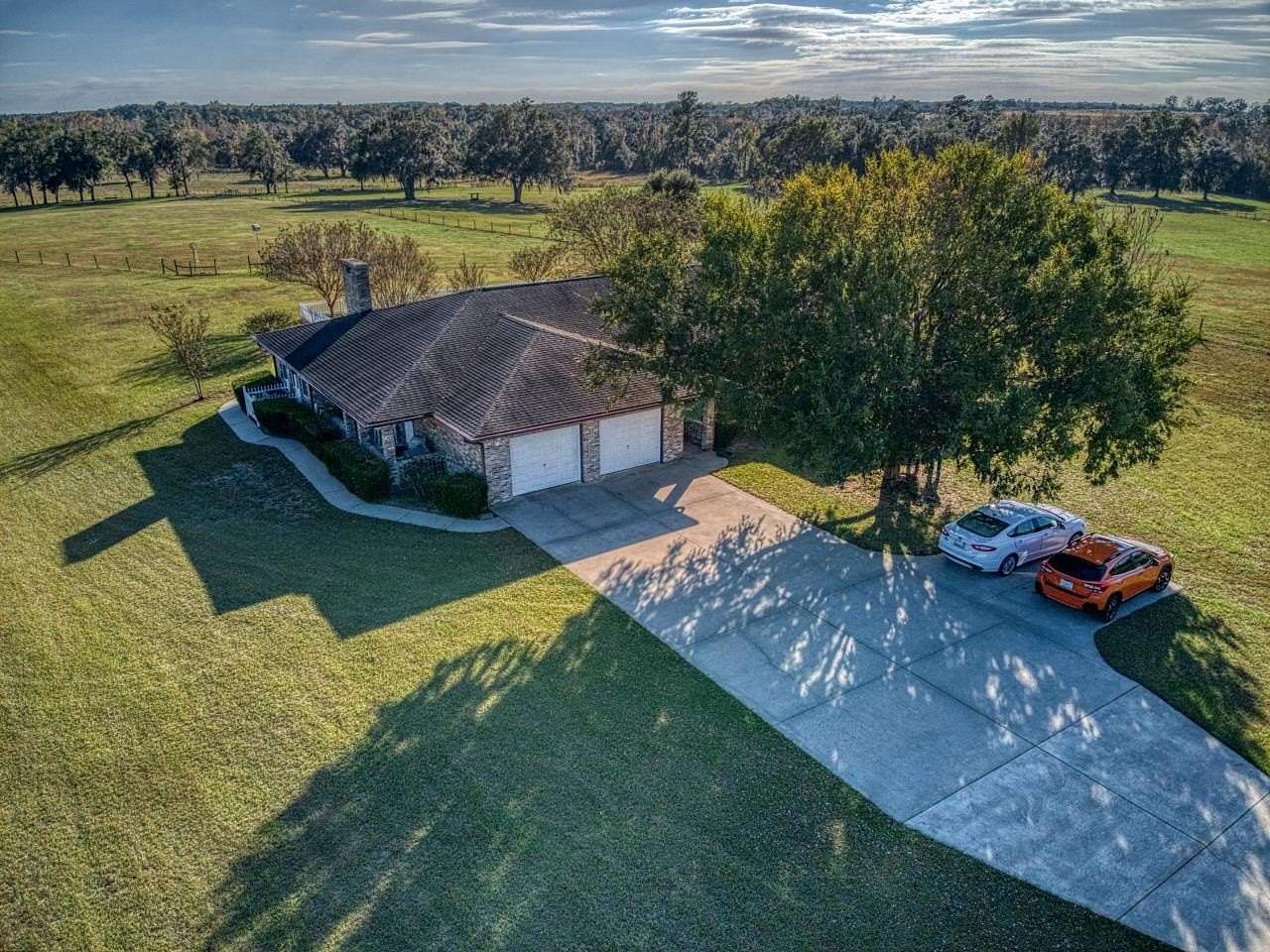 92.8 Acres of Land with Home for Sale in Greenville, Florida