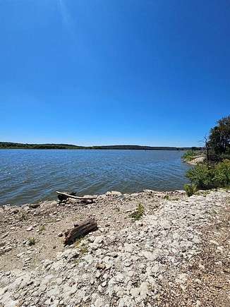 1 Acre of Land for Sale in Blum, Texas