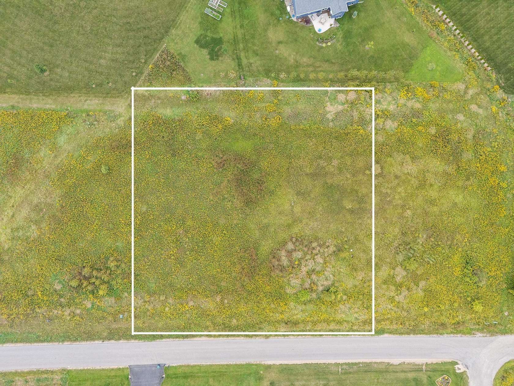 1.24 Acres of Residential Land for Sale in Hortonville, Wisconsin