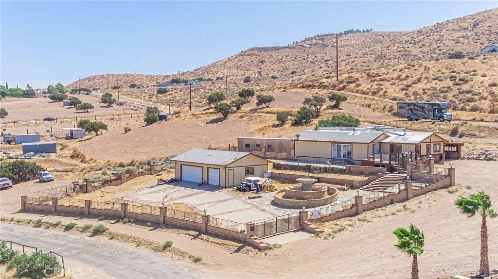 6.284 Acres of Land with Home for Sale in Palmdale, California